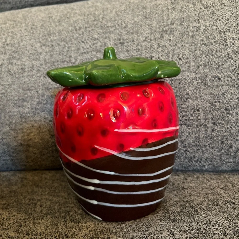 NWOT Chocolate-Covered Strawberry Jar - Picture 3 of 11